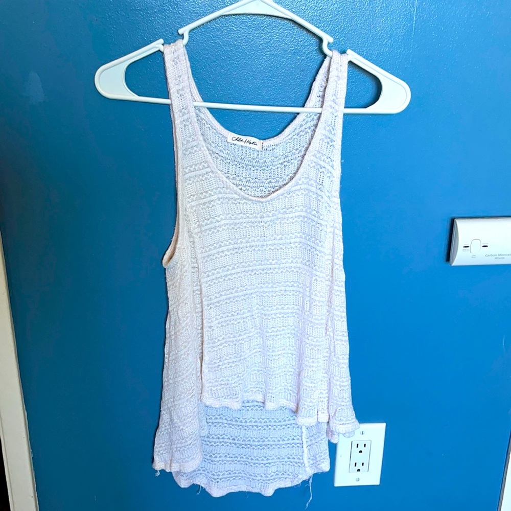 Chloe and Katie medium sz white flowy tank top